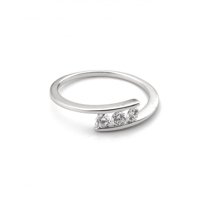Trinity Sparkle – 18K White Gold Diamond Ring