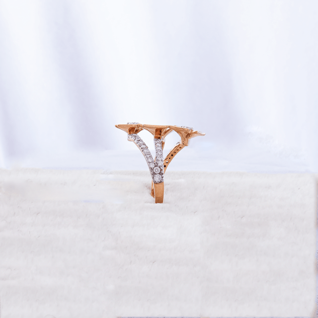 Golden Blossoms – 18K Gold Diamond Ring